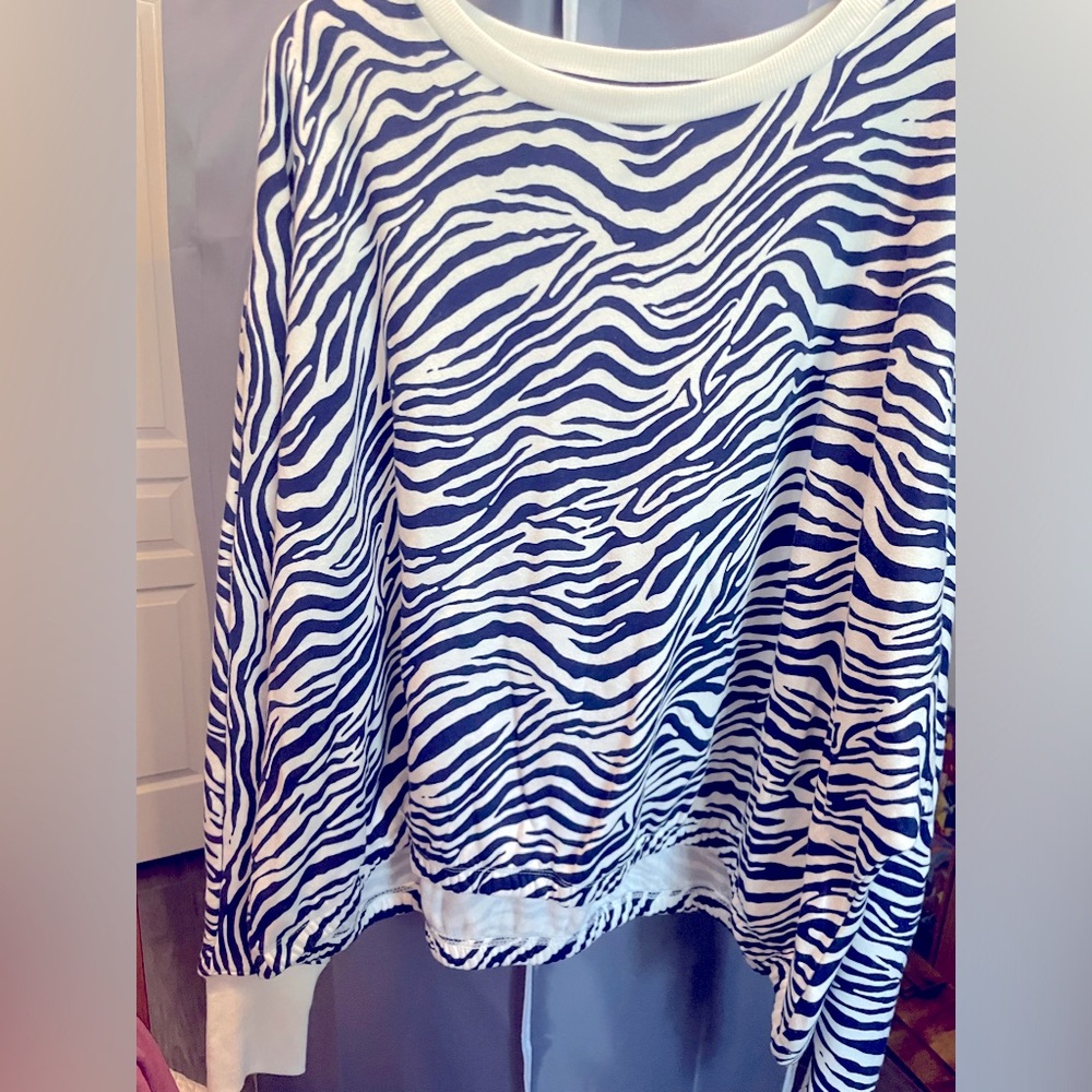 Cabana sweatshirt NWT XL smoke free